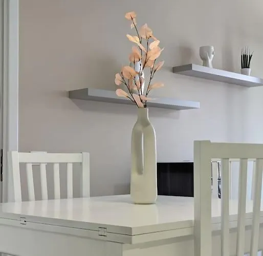 アパート Cozy Flat Appartments In ティラナ